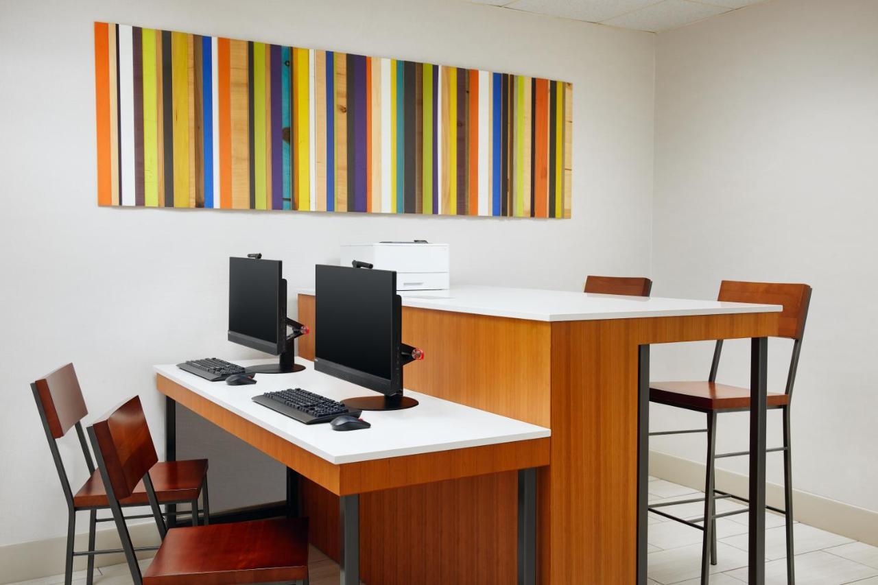 Holiday Inn Express & Suites Jacksonville South East - Medical Center Area By Ihg Bagian luar foto